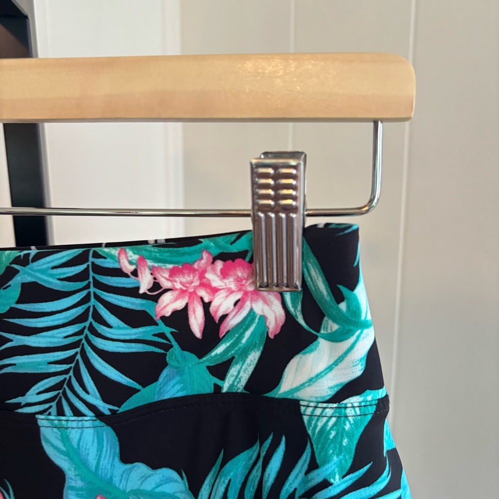 Tommy Bahama Womens XS Golf Green Tropical Floral Skirt Shorts Pickleball Skort
